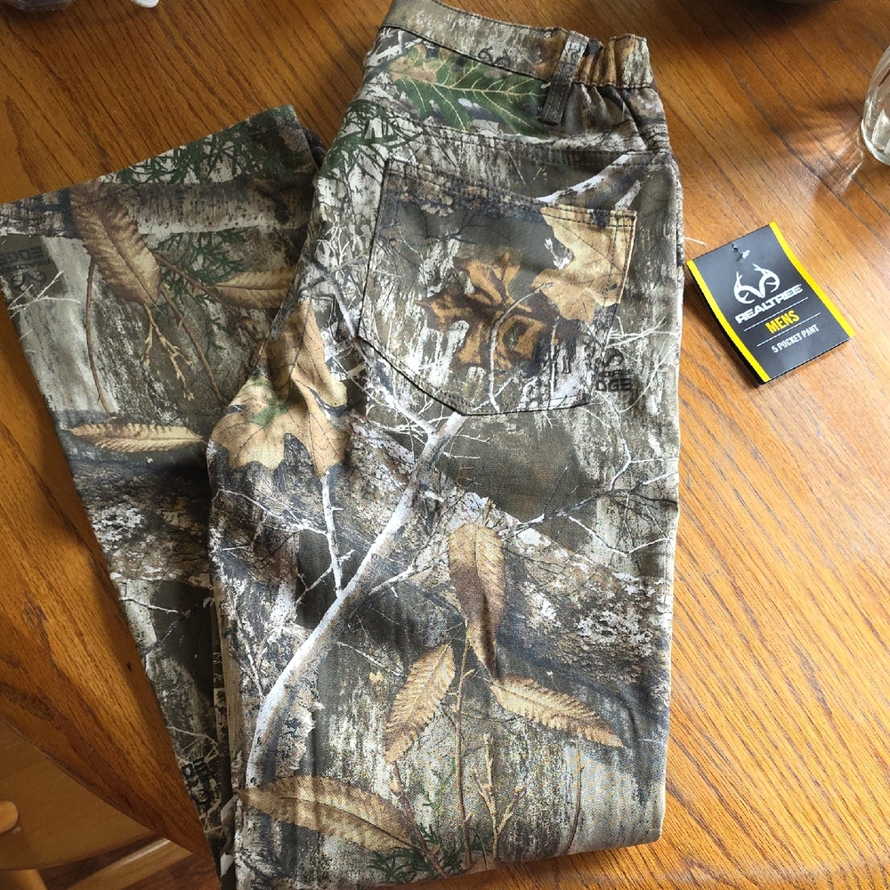 Realtree Men's Forest Camo Relaxed Jeans